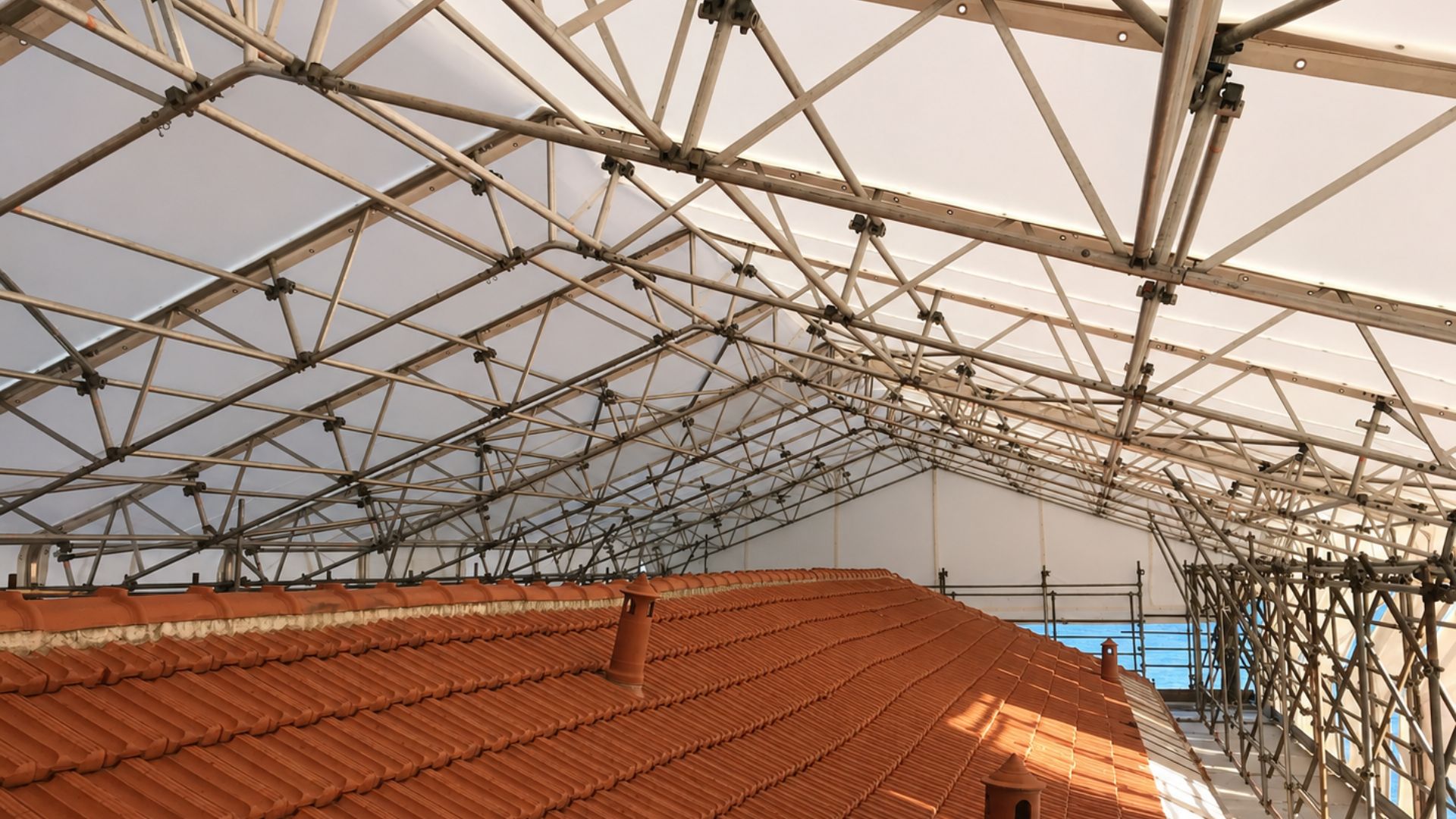 Coperture per rifacimento tetti: 7 vantaggi concreti 3 coperture per rifacimento tetti